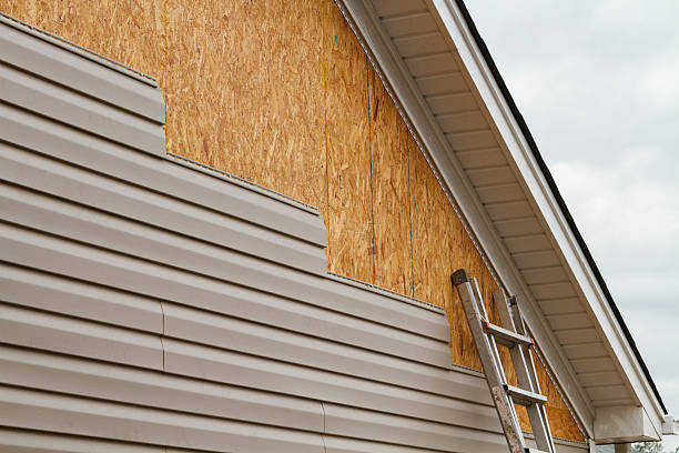 24/7 Emergency Storm Damage Siding Repair experts in New Carlisle, IN